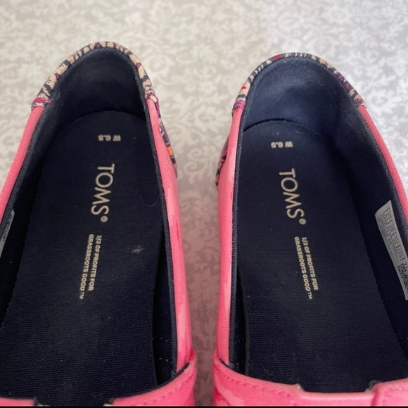 ⭐️ Tom’s - Picture 2 of 9